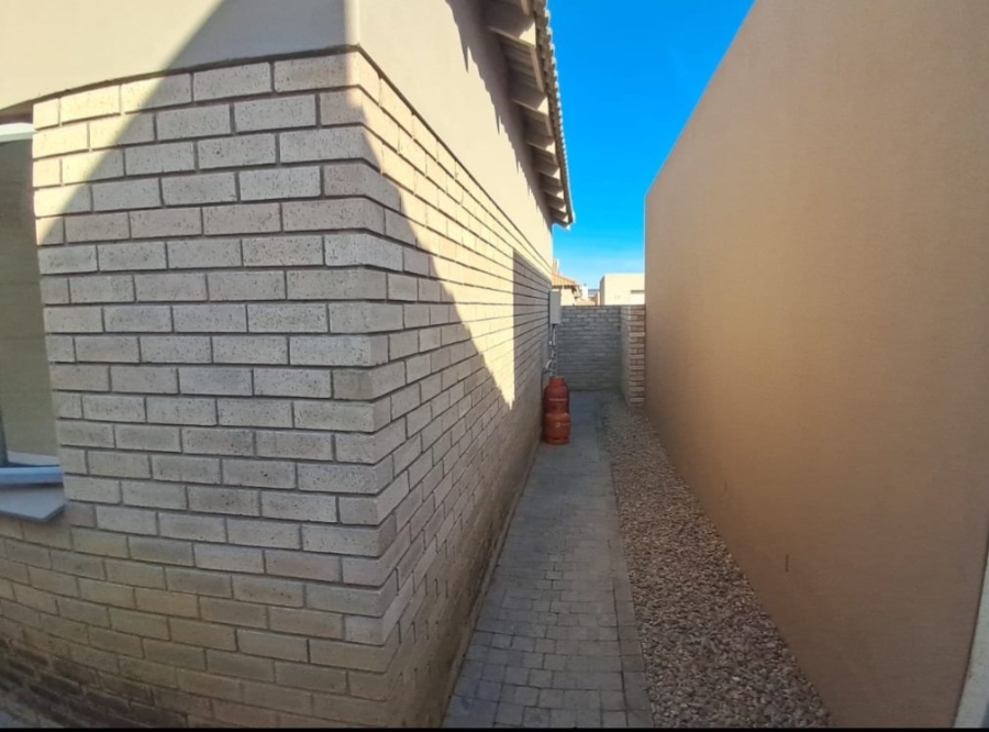 2 Bedroom Property for Sale in Mooikloof Country Estate Western Cape